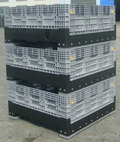Low folding vented Australian Standard plastic box stack